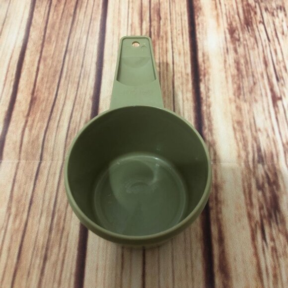 Vintage Tupperware Avocado Green Nesting Measuring Cup 3/4 CUP Replacement 762-5 - Picture 1 of 12